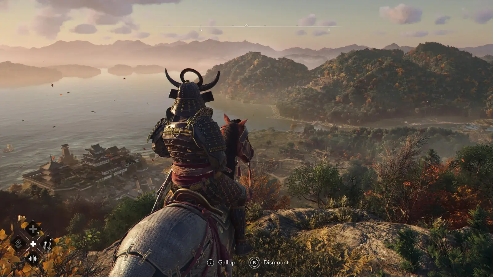 Naoe stands beside her equipped weapons, armor, and gear inside the inventory interface.