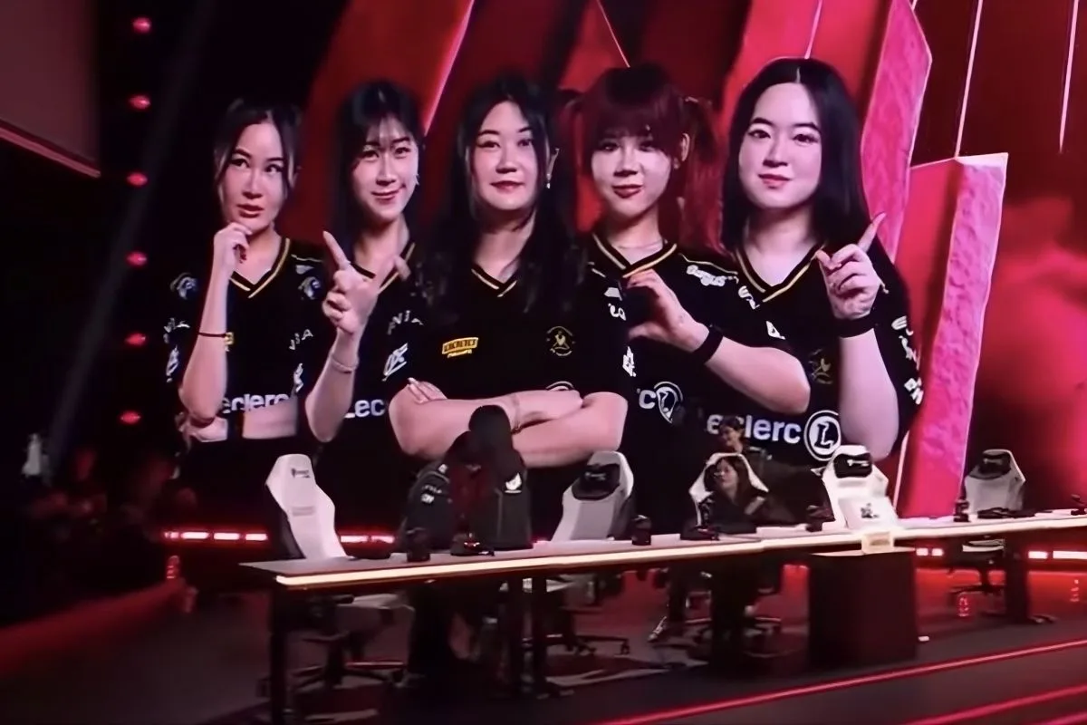 Team Vitality playing during the MWI 2026 tournament in Paris